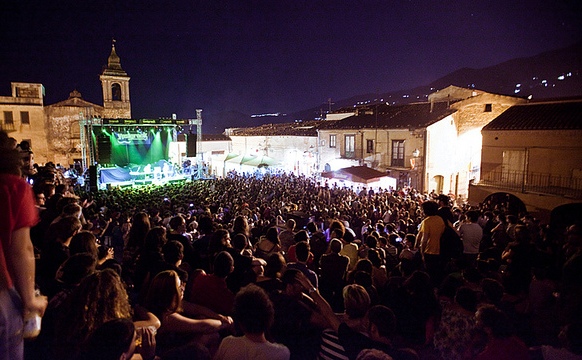 La nostra guida definitiva ai festival italiani estivi 2022